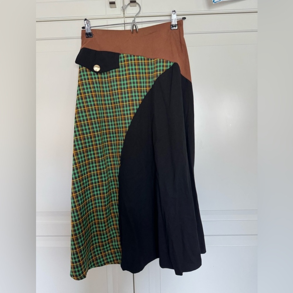 Skirt in multi pattern size 4-6